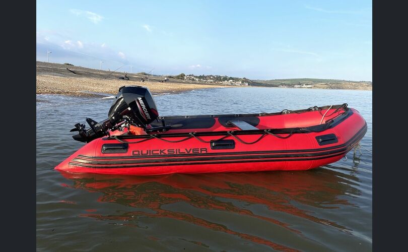 Quicksilver 2023 Rib Boat - 20 hv Mercury-perämoottori - Perävaunu-kuva-2